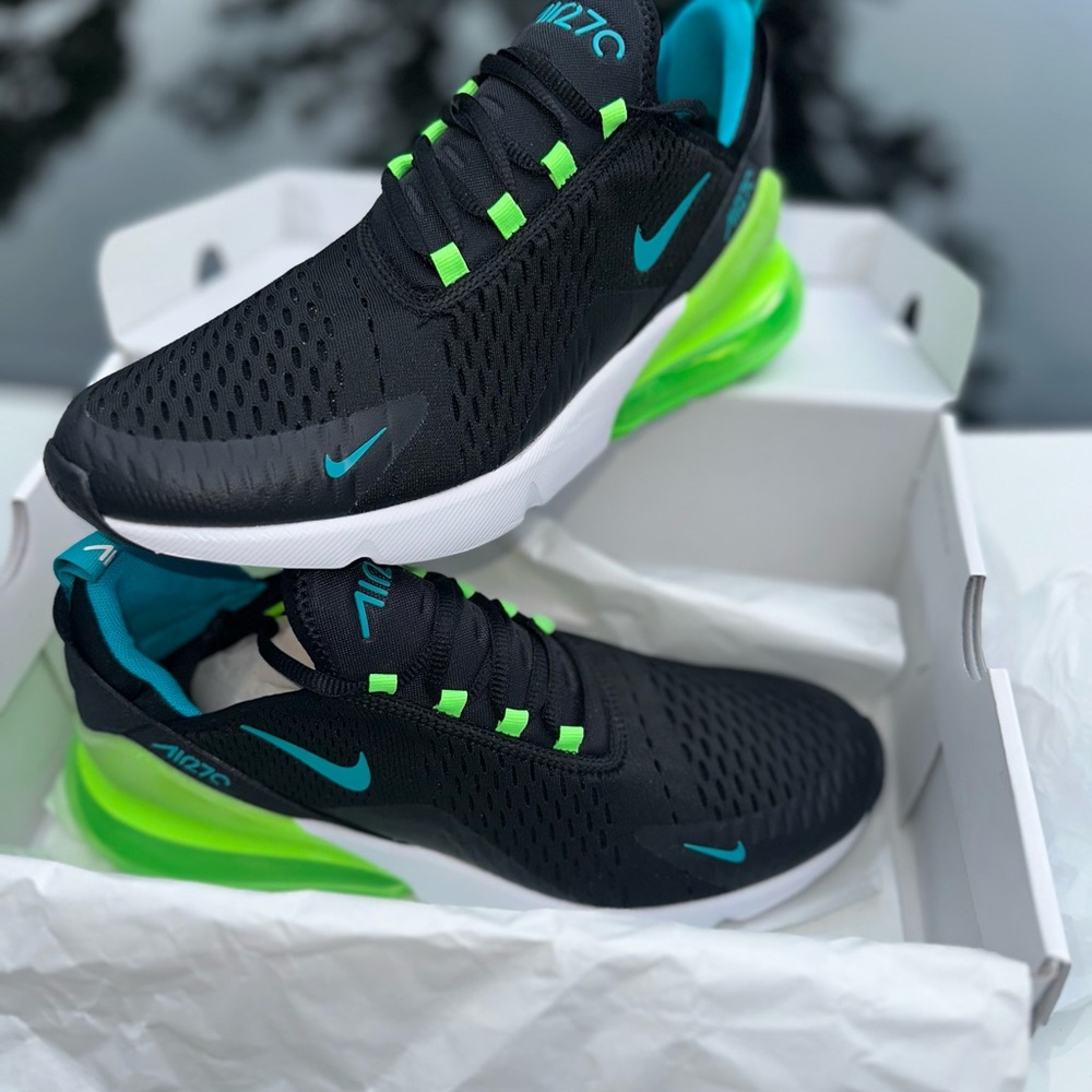 Nike Black and Green Athletic Shoes with Dynamic Lacing